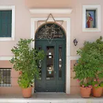 Ianthia Apartman *